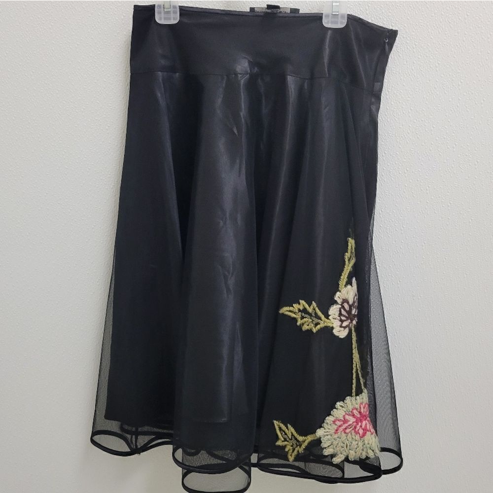 Betsey Johnson Black Tulle Embroidered Skirt Size 4